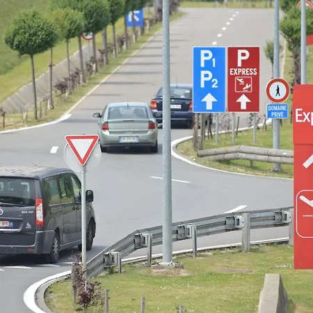 Hotel Charleroi Airport - Van Der Valk-2